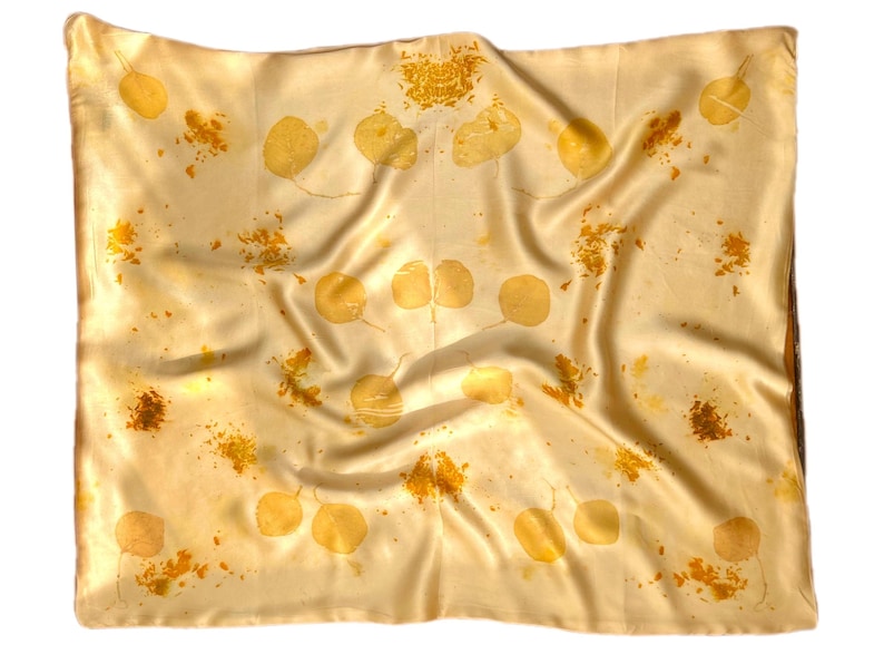 Flora Obscura Silk Pillowcase - Thumbnail 2