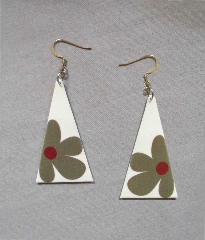 Orla Kiely Flower Drop Earrings 2024 www.epicamlv