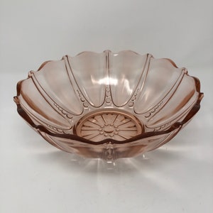 Vintage Oyster and pearl pink glass fruit bowl