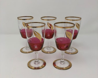 Set of 5 vintage etched glass cocktail glasses