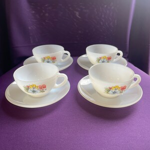 Set of 4 pretty vintage milk glass tea cups with saucers by Arcopal France