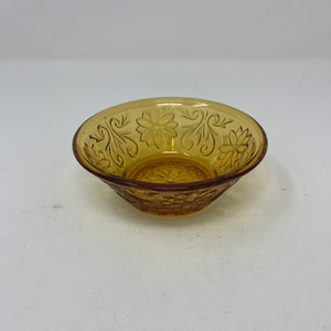 Vintage small Sandwich pattern glass dessert bowl