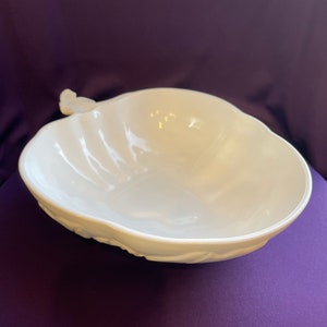 Vintage white milk glass /centerpiece glass bowl - large fruit / display bowl