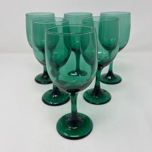 Vintage set of teal /green glass wine glasses (6 glasses)