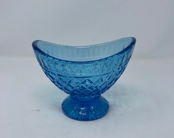 Unique glass candy / nut / trinket bowl (not perfect)