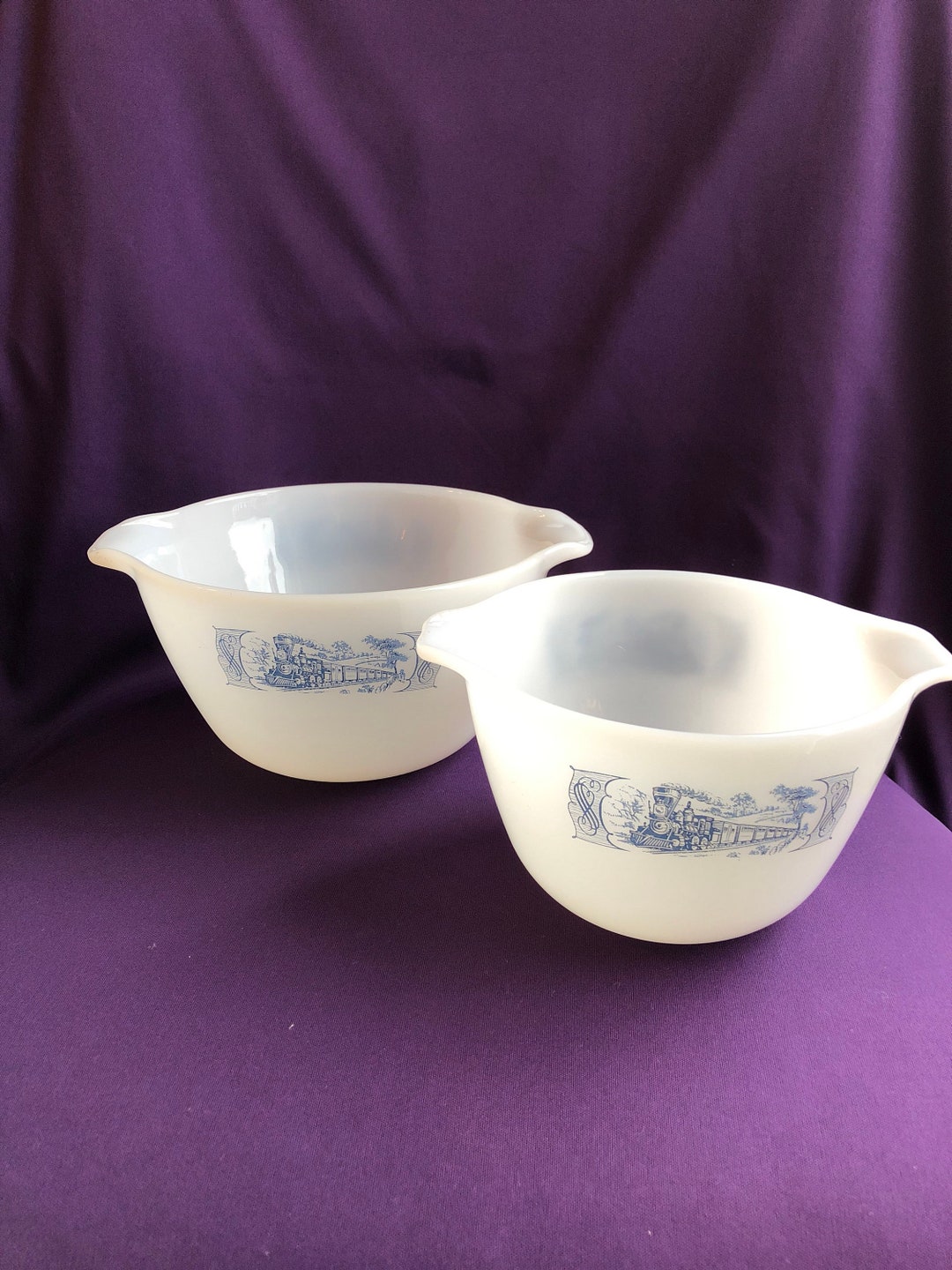 Set of Two Vintage Glass Mixing Bowls Etsy