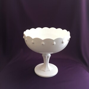 Vintage white glass teardrop Fruitbowl/compote