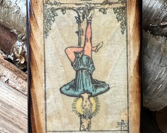 Carta del Tarot de madera: El Colgado n.° 3