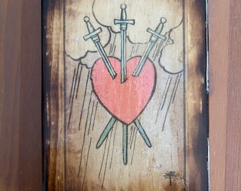 Carta del Tarot de Madera - El Tres de Espadas #2