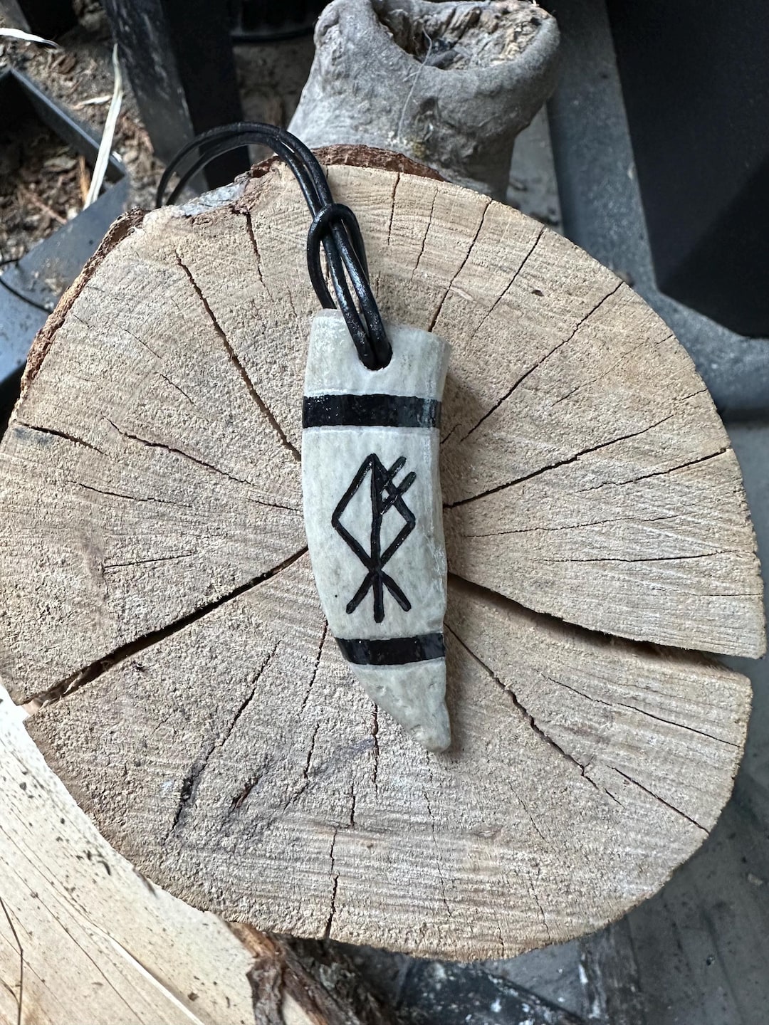 Wolf Rune Bind WOLF BINDRUNE - Genuine Etched Real Deer Antler Nordic Rune Pendant ...