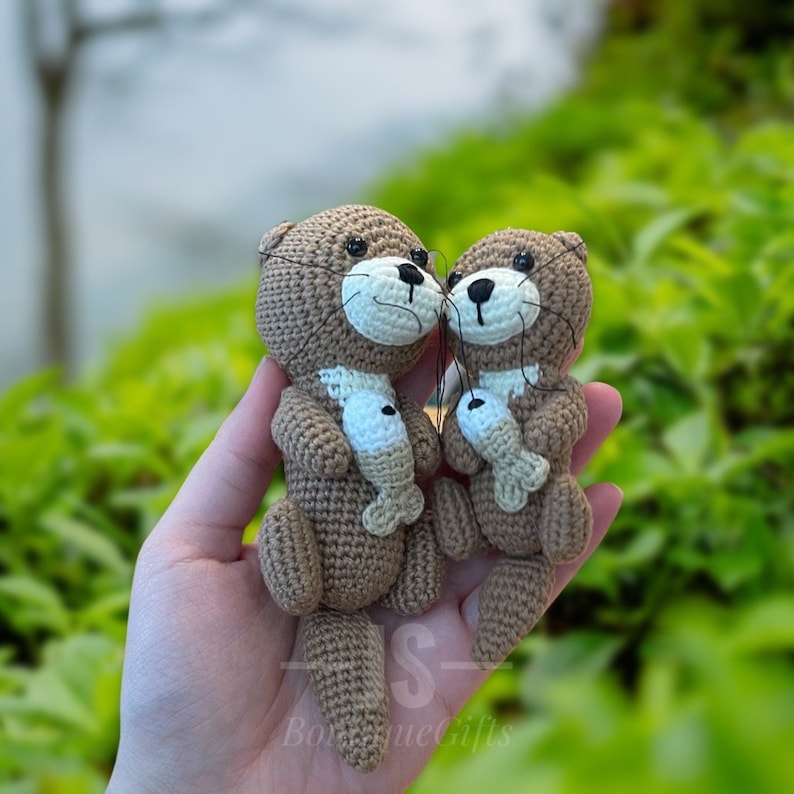 Otter hug fish, cute otter keychain, hanging otter, crochet otter, otter gift, cute gift image 2