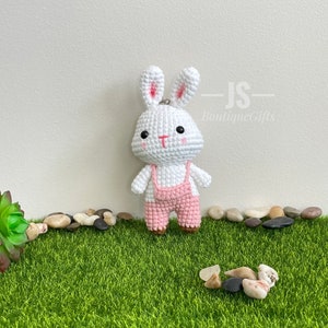 Bunny wear cute pastel pink suit, crochet bunny keychain, cute bunny key chain, crochet bunny, bunny gifts, Easter gifts, cute gift