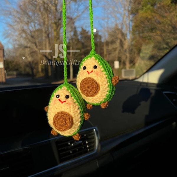 Cute avocado keychain, avocado hanging, crochet avocado, avocado keychain, cute gifts