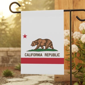 California Republic Garden Flag: Outdoor Banner (12x18&quot;)