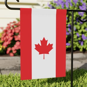 Canadian Maple Leaf Garden Flag: Indoor/Outdoor Welcome Banner