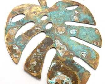 2pcs Lange leaf brass pendant 1 hole Organic patina Turquoise vintage color Jewelry maker Pendant component Rustic jewelry DIY 53x47mm 145B