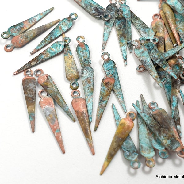 20pcs Spike small charm Brass spike Green rustic patina for Jewelry handmaking Necklace finding Bohemian component Metal Boho jewelry 348