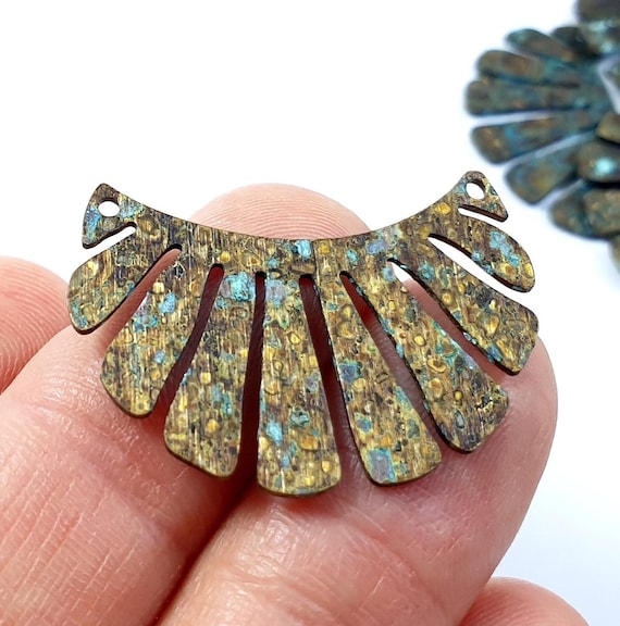6ps Sun pendant 2 holes Organic patina Necklace earring connector for Handmade Jewelry making DIY Boho Bohemian rustic vintage finding 467
