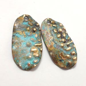 8pcs Oval small charms Textured brass wavy bead Rustic vintage patina 1 hole Earring findings for handmade jewelry maker Boho supply 927A