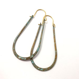 2ps1 pair Hammered drop rustic earrings Large wire brass earrings Vintage style Turquoise green patina Bohemian Jewelry unique design 425 image 5