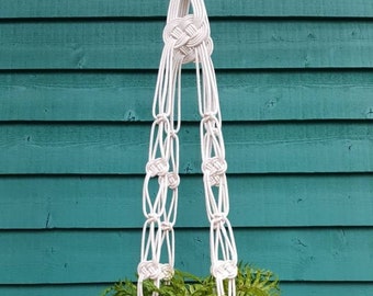 Macrame plant hanger,  no tassel at the bottom, flat bottom