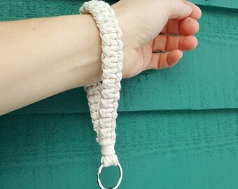 Porte-clés, bracelet, dragonne, macramé.