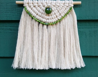 Macramé demi-lune, ornement, corde de coton, bijoux résine, perles, eucalyptus