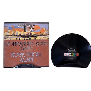 Stylish Molded Vinyl Wall Display Shelf for Vinyl Records
