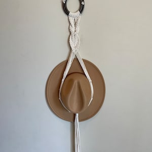 Decorative horseshoe hat hanger