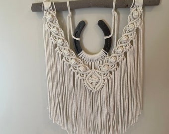 Horseshoe macrame wallhanging