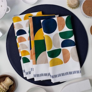 Geo Boho Dish Towel Trio – Bauhaus Geometric Boho Modern Kitchen Tea Towel Set, Primary Color Housewarming Mother in Law Wedding Gift, Eco