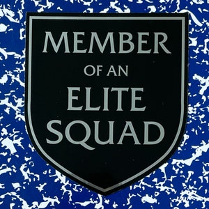 Holografische sticker lid van een Elite Squad
