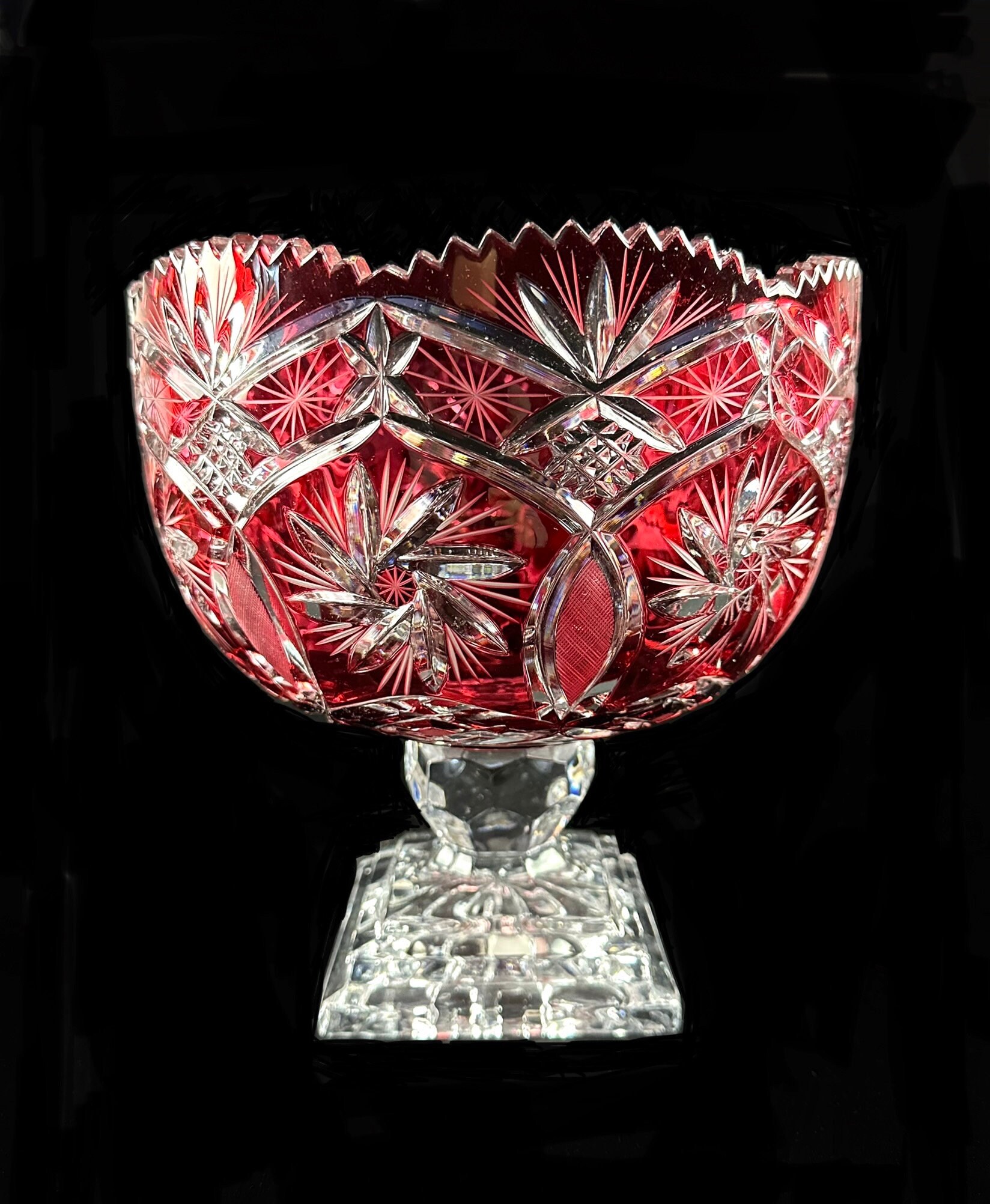 Crystal Clear Cranberry Cut to Clear Whirling Star Sawtooth Rim