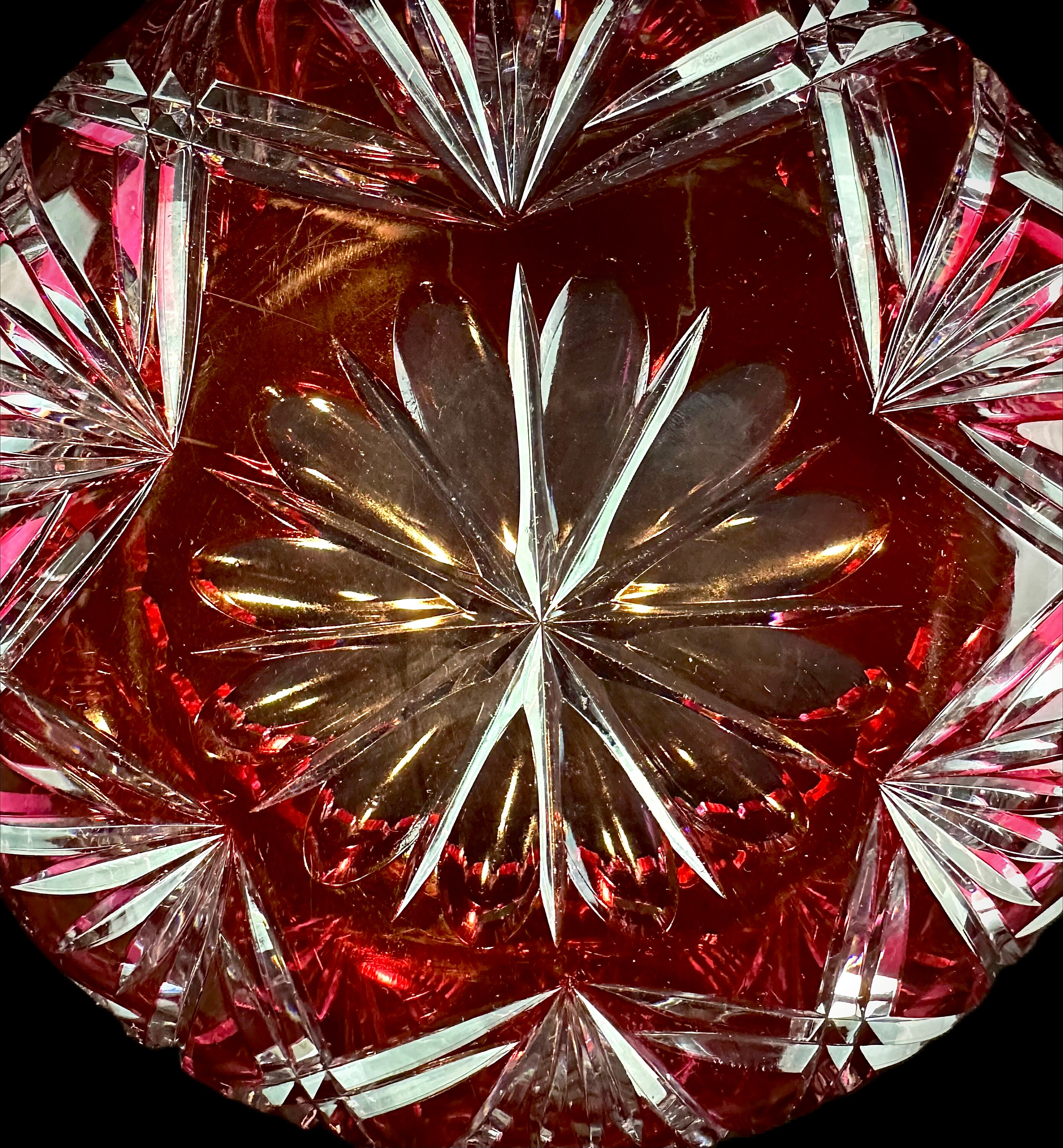 レア旧東ドイツ製LAUITZER CRYSTALカットガラス Lausitzer Cranberry to Clear Crystal Bowl With Scalloped Rim and