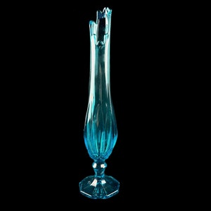 LE Smith 648 Dominion Colonial Blue Swung Glass Footed 21 Inch Vase