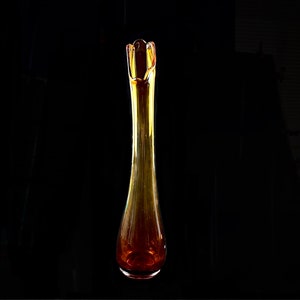 L E Smith 0702 Vintage Amber Smooth Simplicity 20.25 Inch Swung Vase