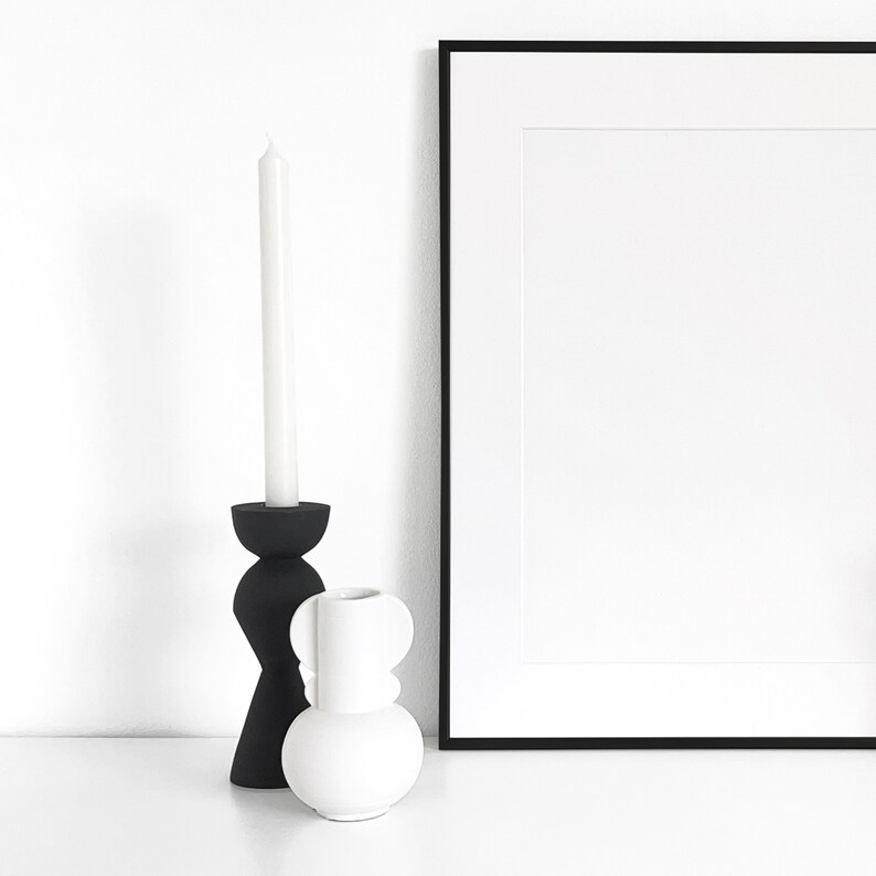 Mockup de cadre 3x4 Mockup d'affiche minimaliste Maquette de cadre noir avec passe-partout Fichiers PSD et JPG image 5