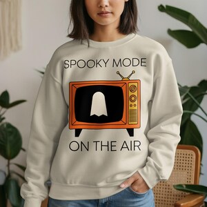 Sudadera Spooky Mode Retro TV Ghost Halloween Crewneck Vintage Horror Movie Fan Sweater Acogedora Otoñal Estética Ropa Lindo Fanático