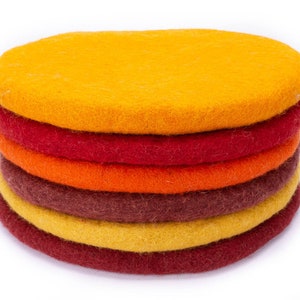 Sitzkissen aus Wolle, gefilzt, rund, ca. 40cm, farbenfrohe Stuhlkissen aus Filz, rot, orange, weinrot, gelb, Filzkissen