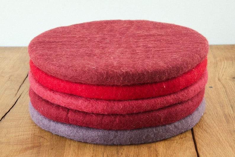 Seat cushion made of felted wool, round, 35 cm, colourful, colourful felt cushions, red, wine red, cherry, shades of red, aubergine image 1