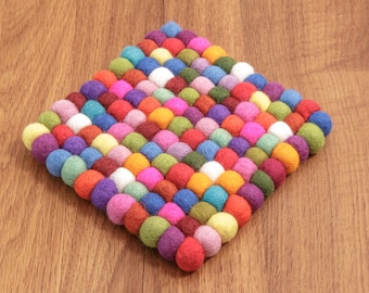 Coaster made of felt balls square 15 x 15, 20 x 20 cm colorful Handmade pot coaster felt felt coaster angular felt ball coaster