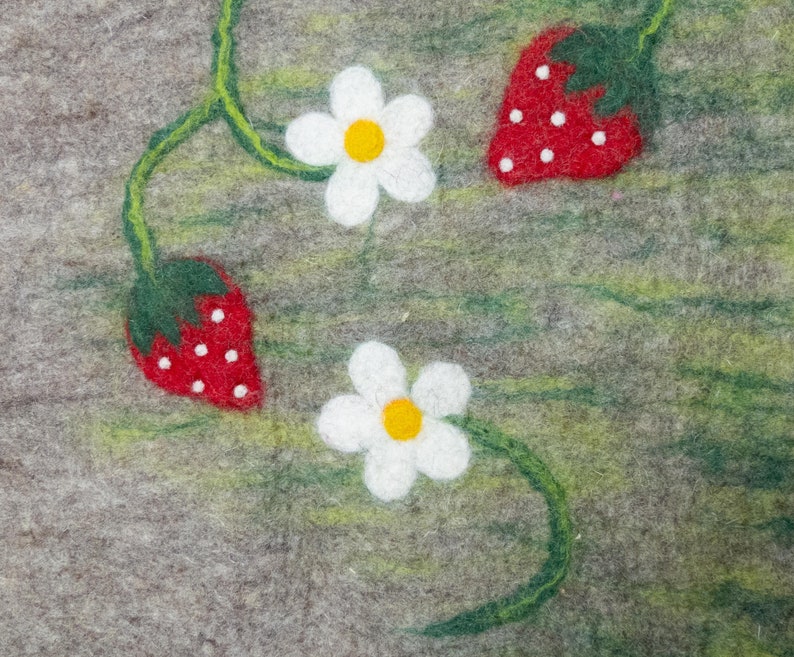 Table runner made of felt strawberry undyed wool handmade runner made of wool spring decoration table decoration spring flower image 2