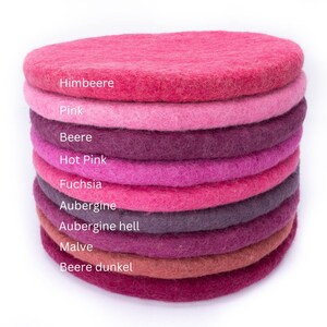 Sitzkissen aus Wolle gefilzt, rund, 35cm, farbenfrohe Stuhlkissen aus Filz, beere pink rosa aubergine bordeaux Bild 1