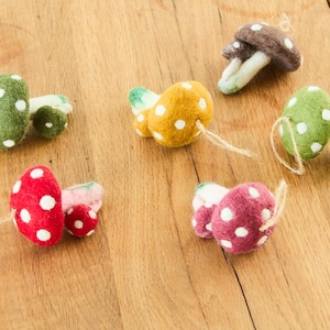 Set van 6 hangers paddestoelen herfst kerstboomversieringen vilten cadeaukaartjes kerstversieringen Kerstman