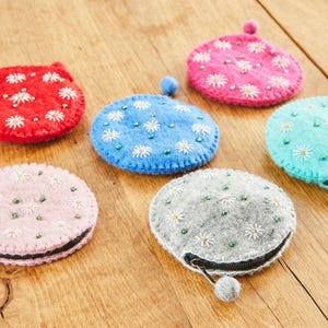 Täschchen Flora, Aufbewahrung von Kleinigkeiten, Täschchen aus Filz, kleiner Geldbeutel, Geschenk für Mädchen