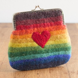 Bügelbörse Regenbogen, kleines Täschchen aus Filz, Geldbeutel klein bunt, Geschenk