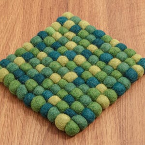 Coasters made of felt balls square 15 x 15 cm or 20 x 20 cm green pot coaster felt felt coaster felt ball coaster colorful