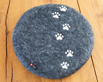 Coussin d'assise en laine feutrée, rond, 35 cm, anthracite avec six jolies pattes de chien