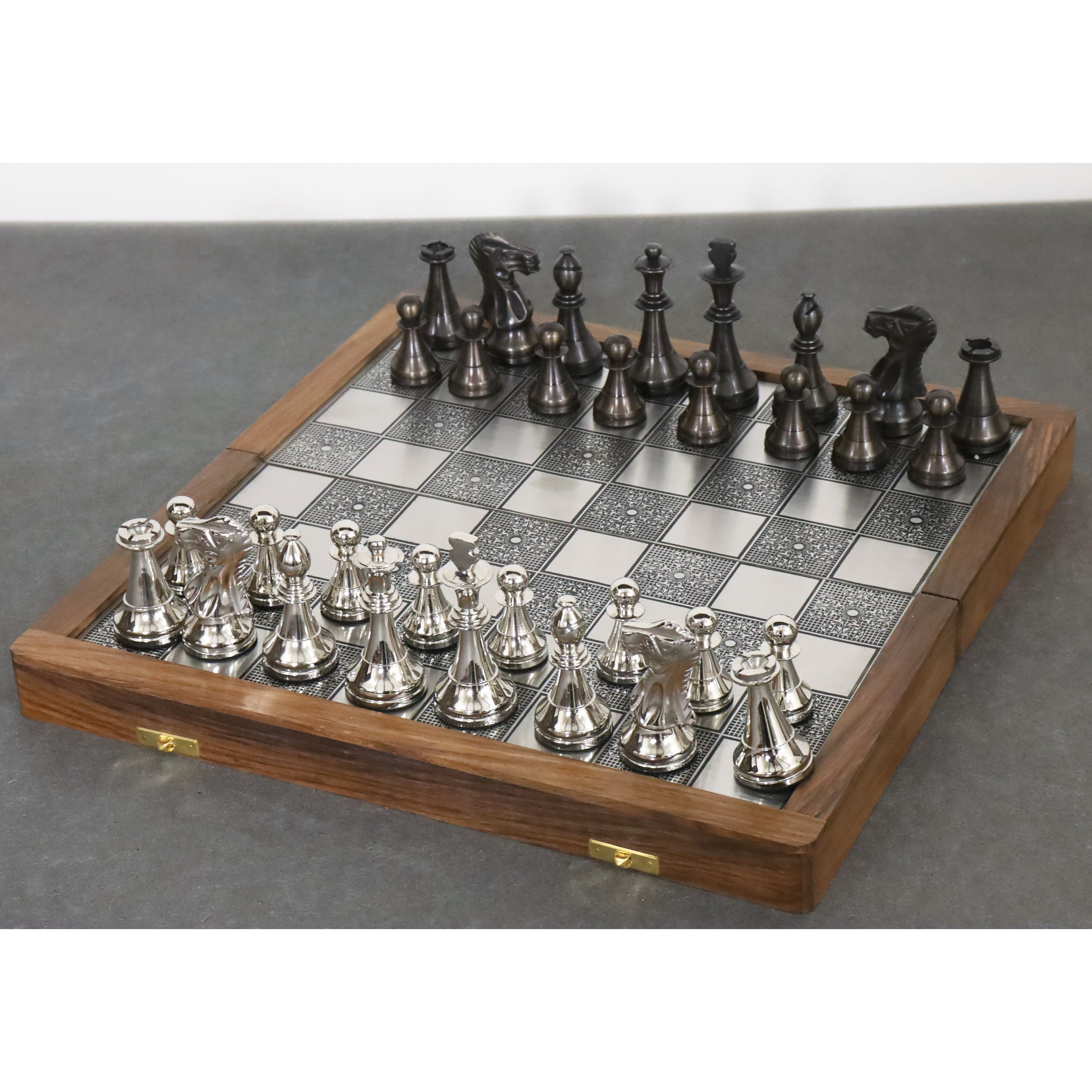 HJJ Conjunto de jogo de tabuleiro de xadrez de metal Deluxe Chess