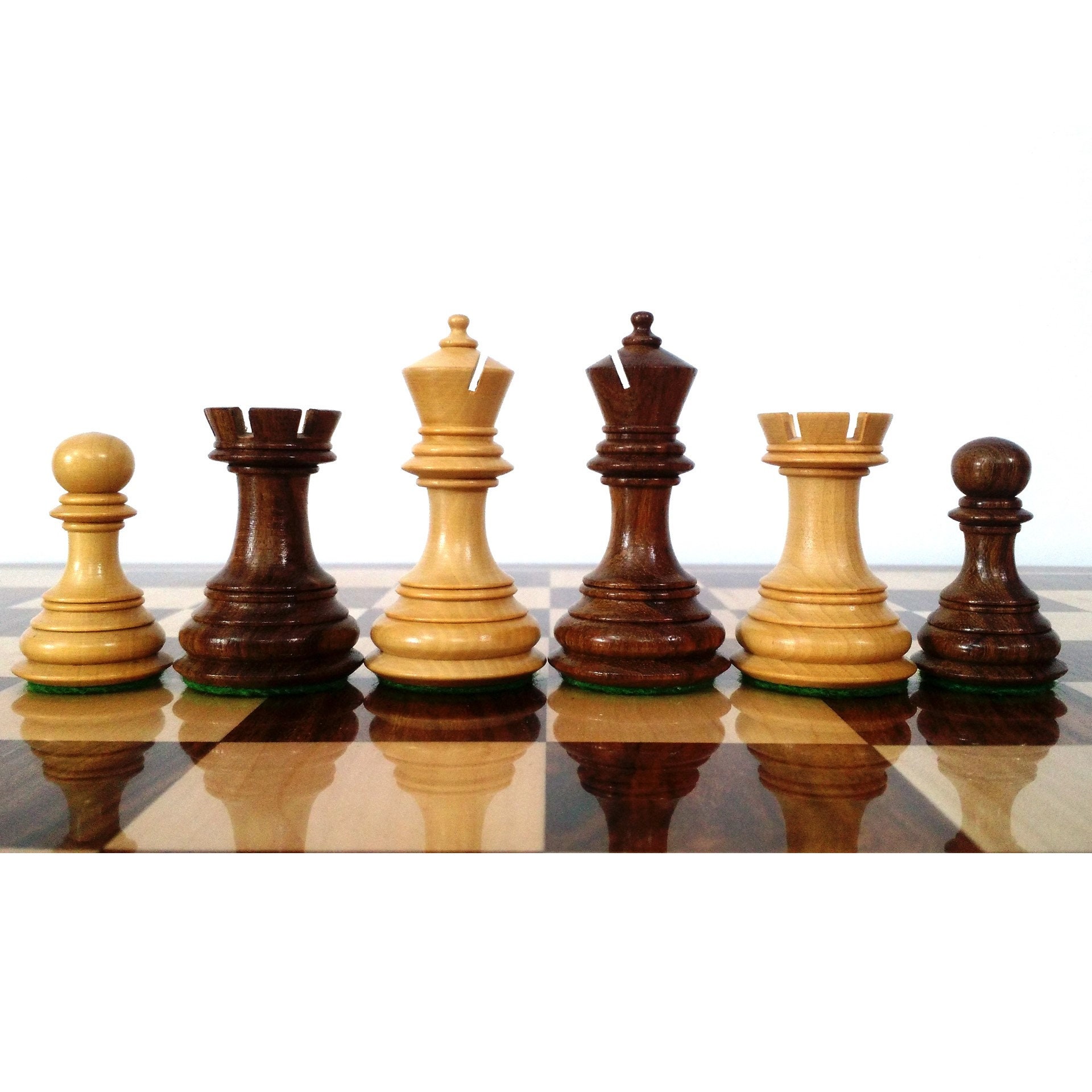 Dubrovnik Repro in Bud Rosewood Weighted Chess Set in Version 3.0